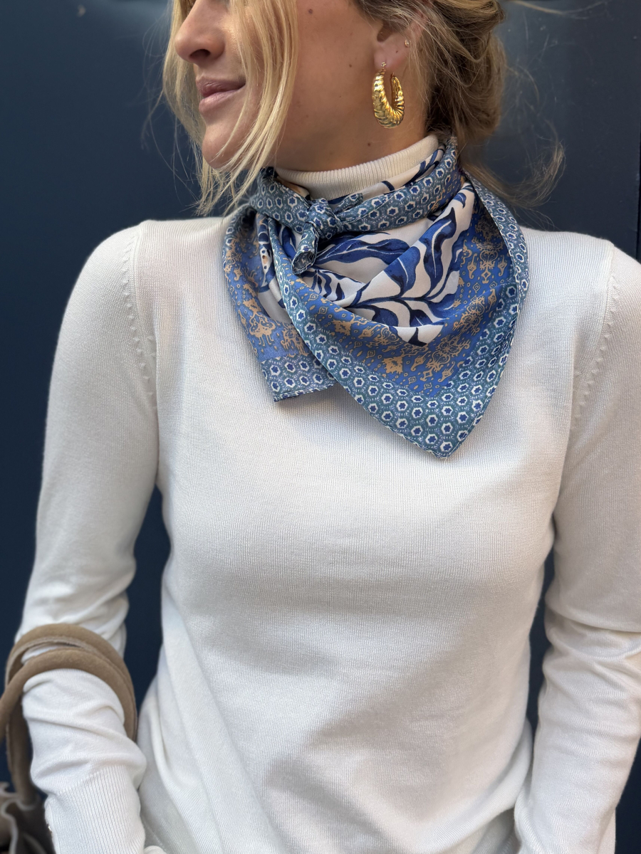 Foulard GINO à motifs bleus