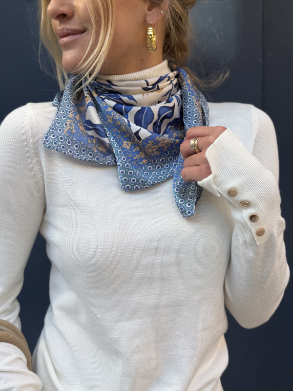 Foulard GINO à motifs bleus
