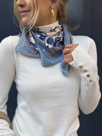 Foulard GINO à motifs bleus