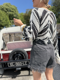 Short en jean noir à franges