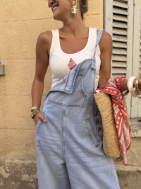 Foulard rouge à motifs
