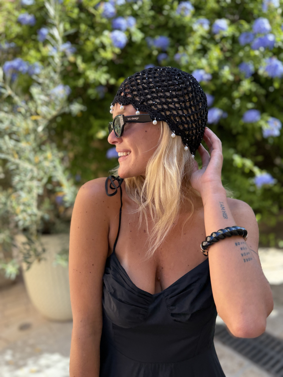 Bonnet crochet noir perlé