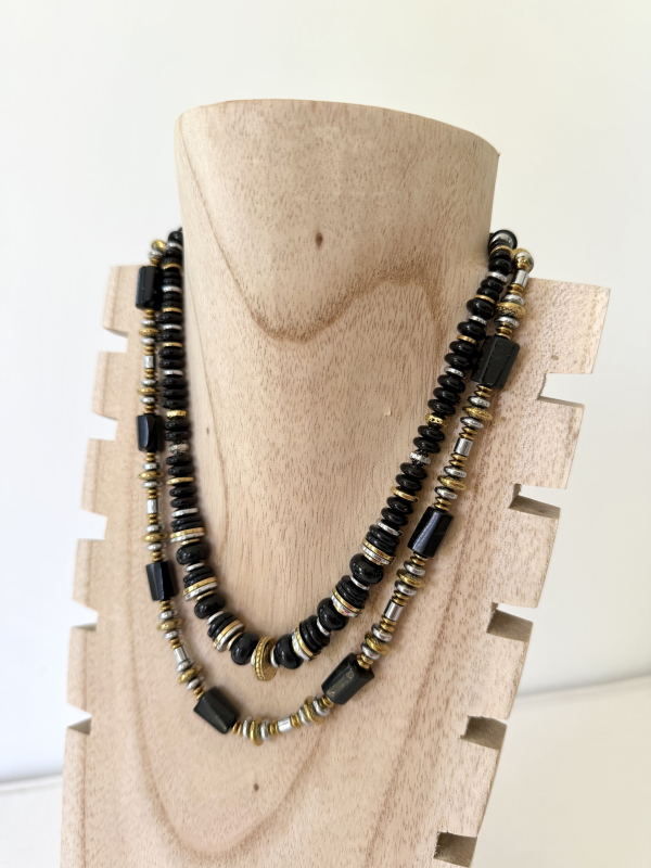 Collier noir perles rondes