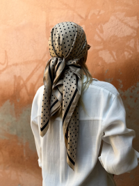 Foulard CLYDE camel à pois noir