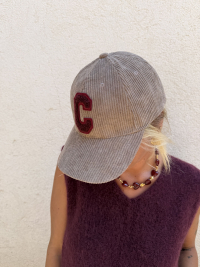 Casquette velours côtelé taupe C bordeaux