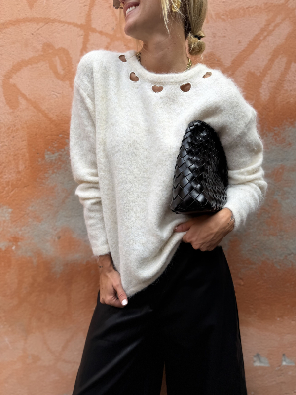 Pull beige chiné cœurs ajourés