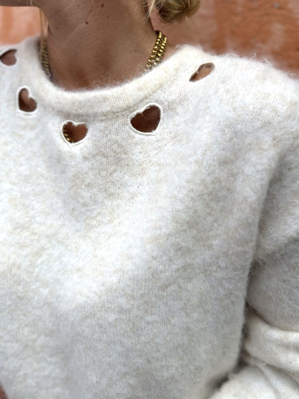 Pull beige chiné cœurs ajourés