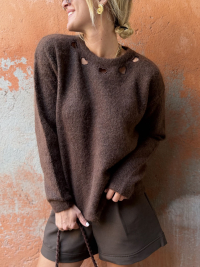 Pull chocolat cœurs ajourés