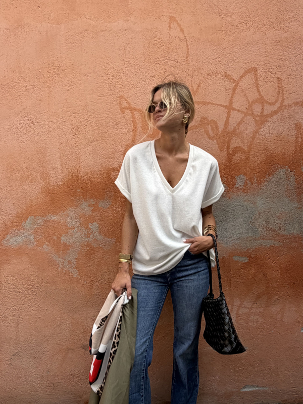 White V-neck t-shirt