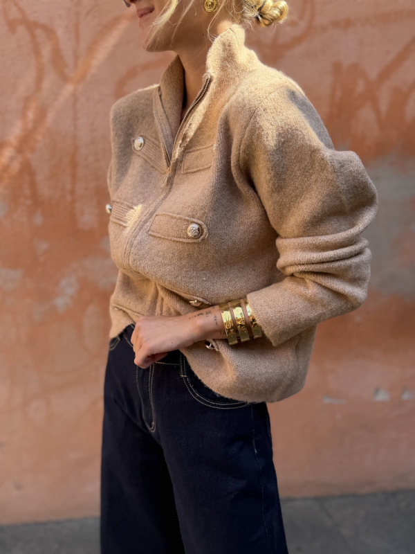 JAMES camel vest