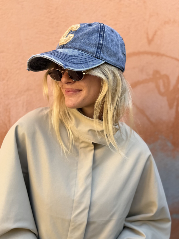 Dark blue cap C camel