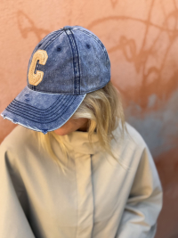Dark blue cap C camel