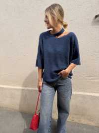 MOLLY navy sweater