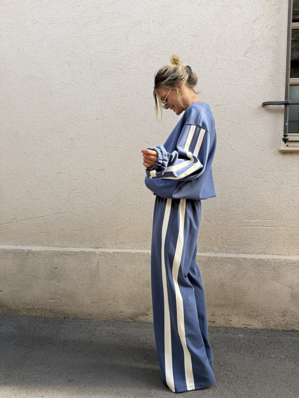 Pantalon SANDRO bleu à bandes blanches