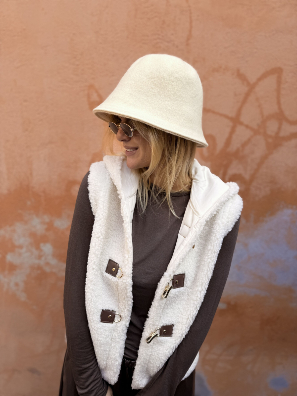 Ecru wool bucket hat