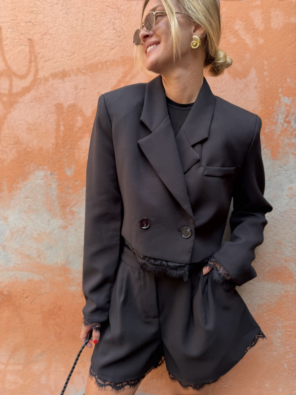 LUCIA black blazer jacket