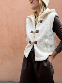Ecru teddy vest - Pre-order