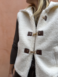 Ecru teddy vest - Pre-order