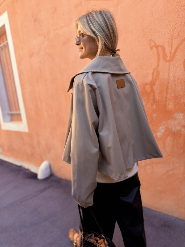 DAKOTA light khaki short trench coat - Pre-order