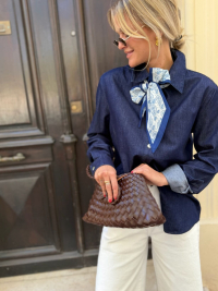 Chemise marine avec foulard