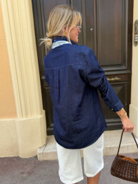 Chemise marine avec foulard