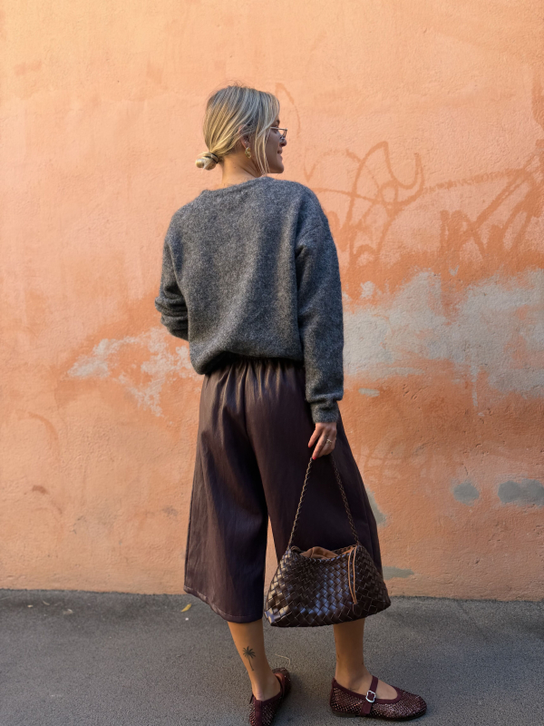 VENEZA chocolate bag - Pre-order