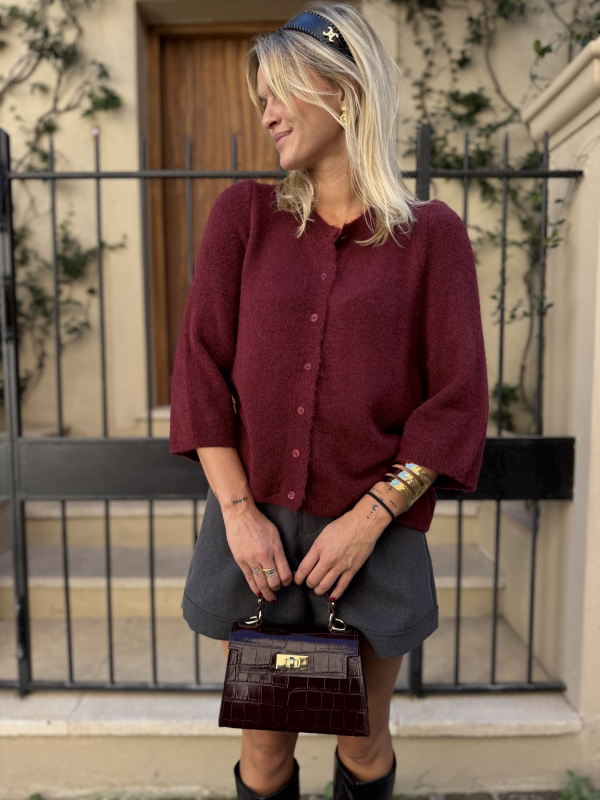 Burgundy crocodile-effect bag
