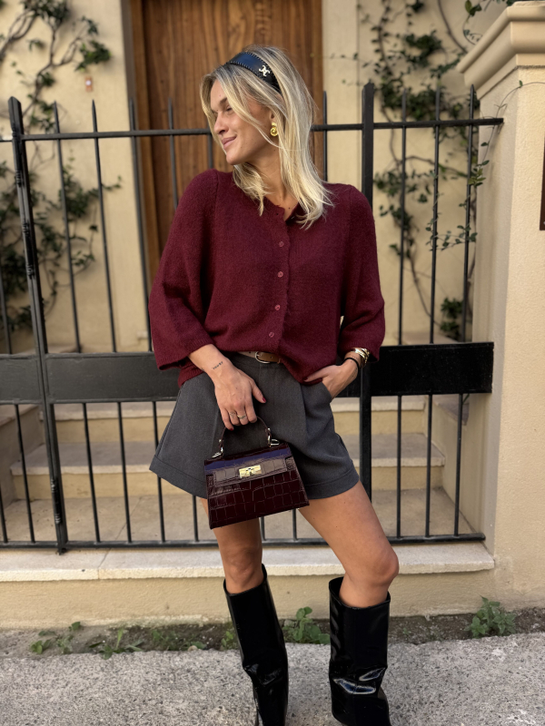 Burgundy crocodile-effect bag