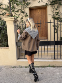 Taupe trench coat with vichy scarf