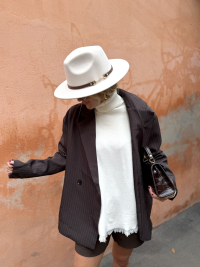 Off-white hat