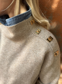 Pull MALONE beige chiné boutons dorés