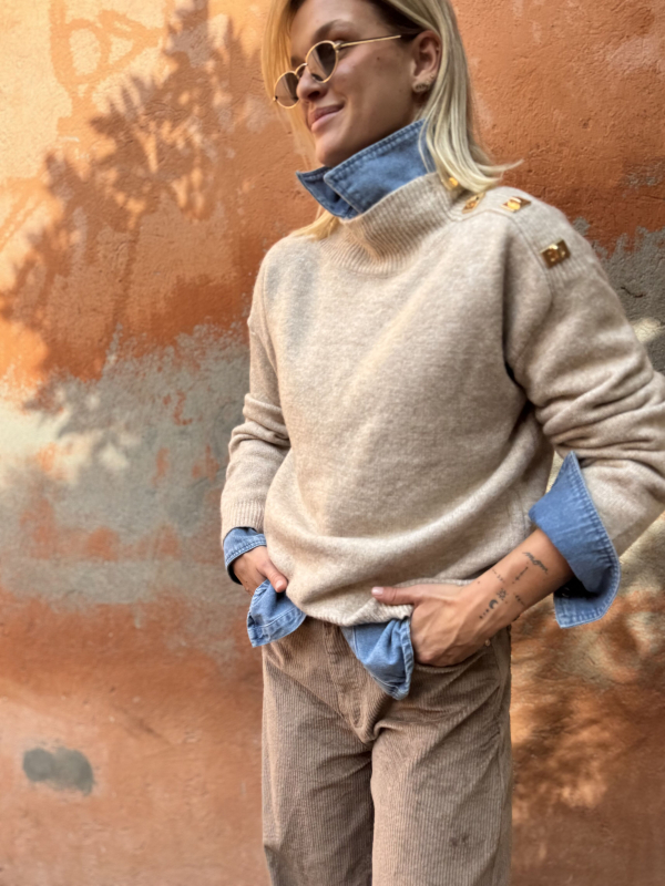 Beige MALONE heather sweater with gold buttons