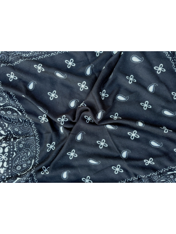 Écharpe noire bandana
