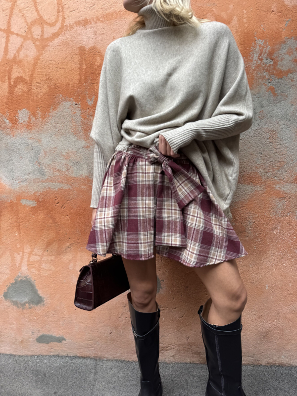 STELLA burgundy checkered skirt/shorts