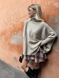 STELLA burgundy checkered skirt/shorts