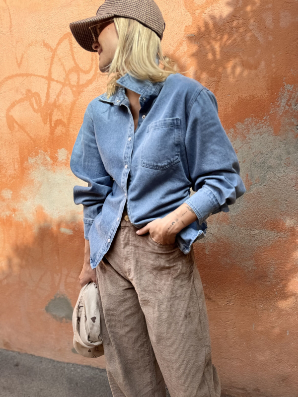 Fitted denim shirt