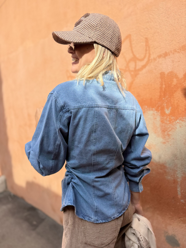Fitted denim shirt