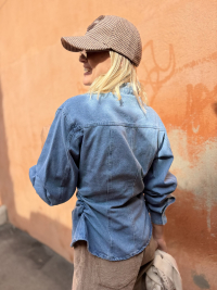 Fitted denim shirt