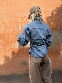 Fitted denim shirt