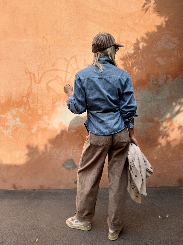 Fitted denim shirt